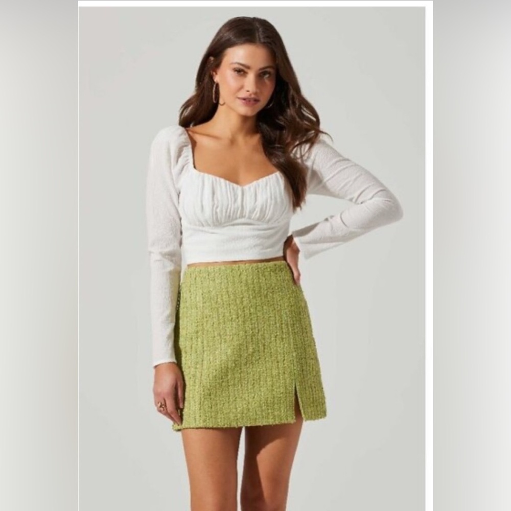 ASTR THE LABEL Long Sleeve Sweetheart Neck Crop Top, L - Picture 2 of 7